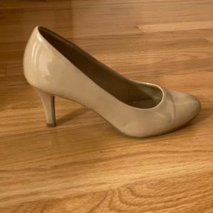 Comfort Plus Nude 3 inch heels Size 5.5